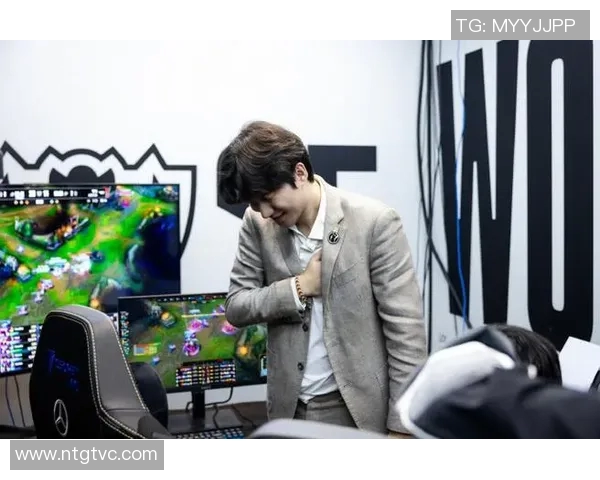 王秀英专访：从新手到职业选手的英雄联盟成长之路回顾